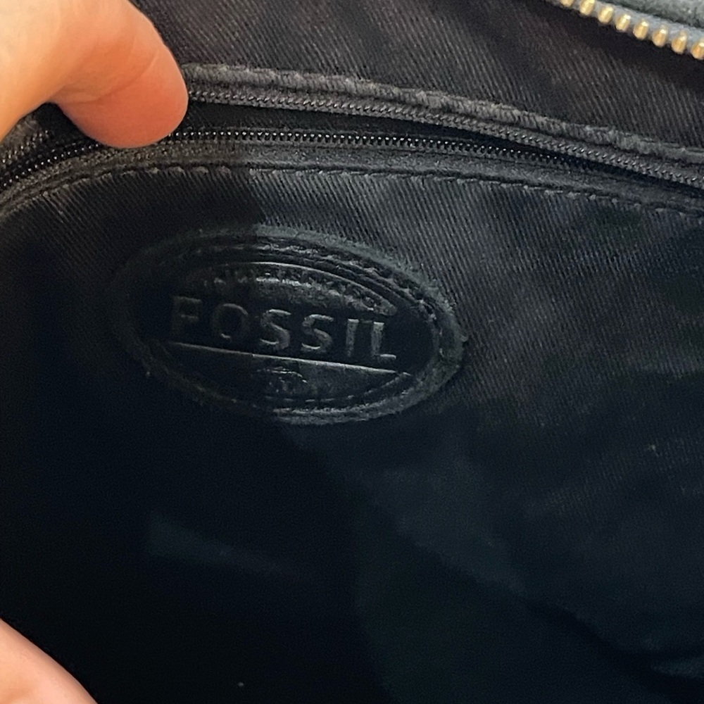 Fossil Elise black pebbled leather crossbody bag in nice condition nice size - Picture 7 of 13